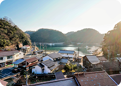 人と営みがつくる、あたたかな空気